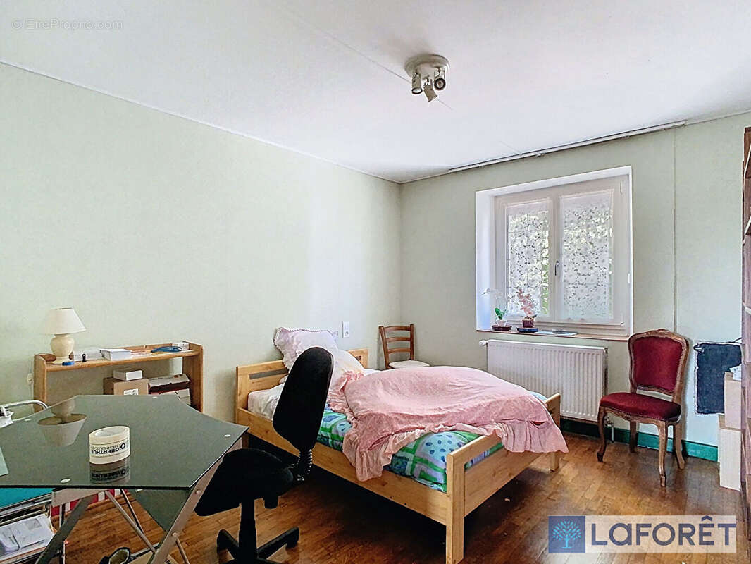 Maison à MANDRES-LA-COTE