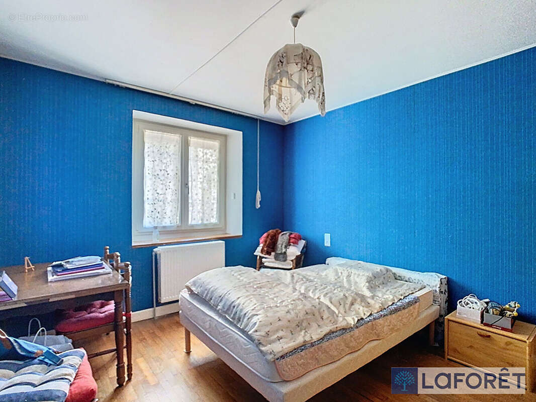 Maison à MANDRES-LA-COTE