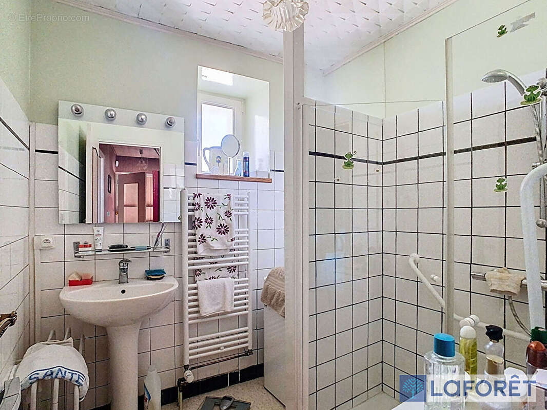 Maison à MANDRES-LA-COTE