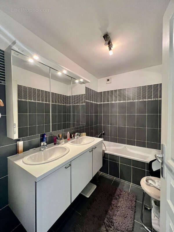 Appartement à MERIGNIES