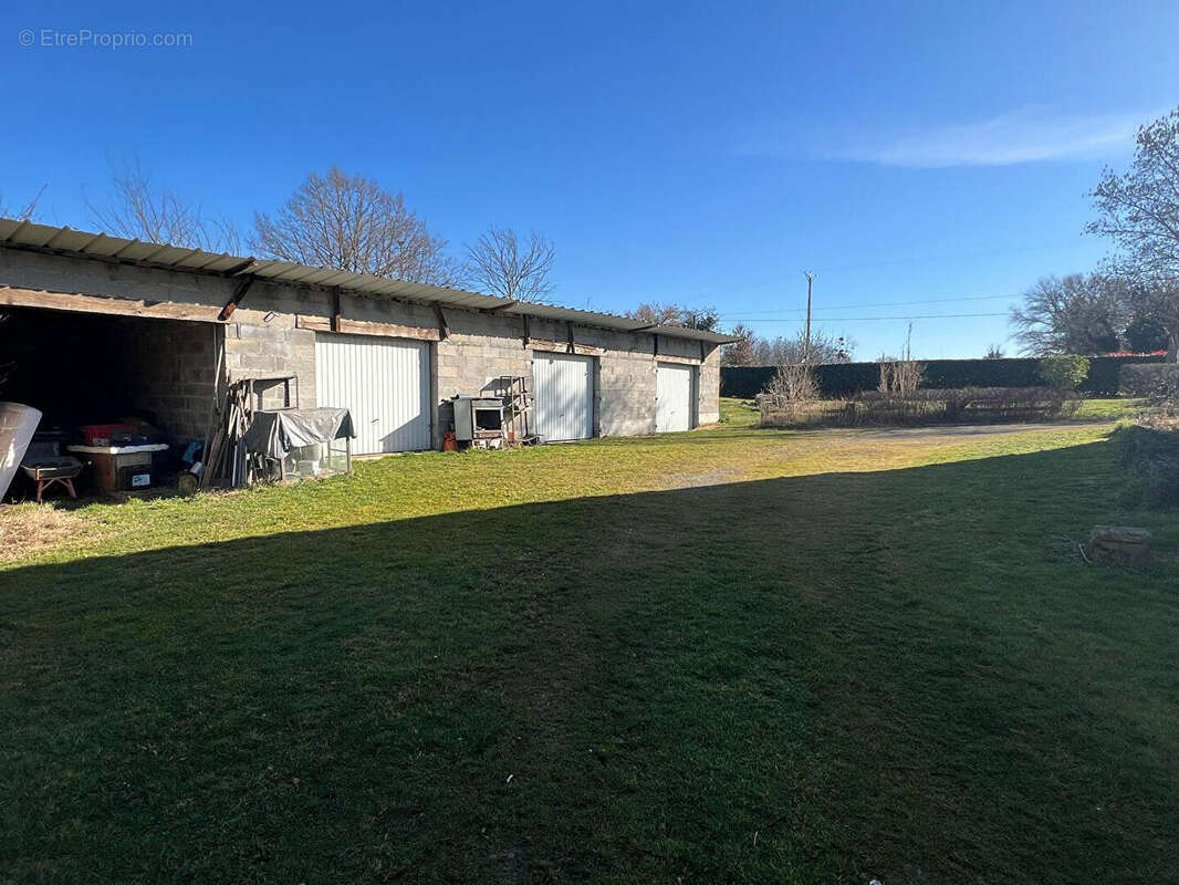 Maison à LA CHAPELLE-HUGON