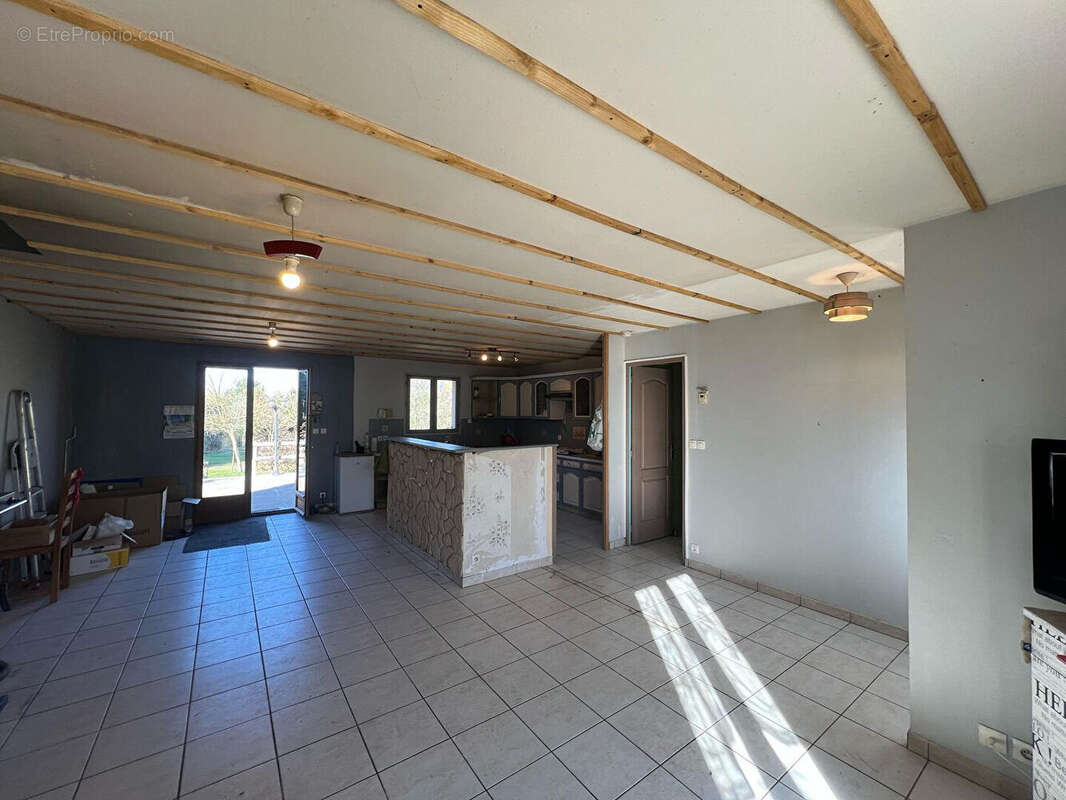 Maison à LA CHAPELLE-HUGON