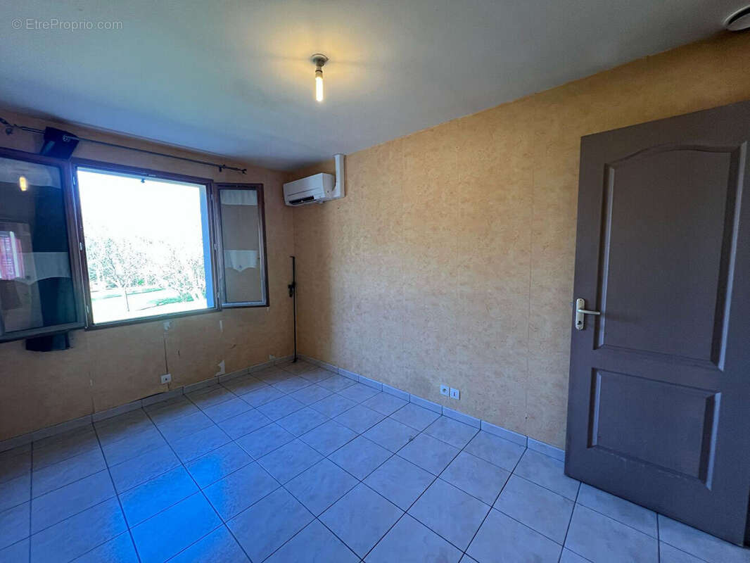 Maison à LA CHAPELLE-HUGON