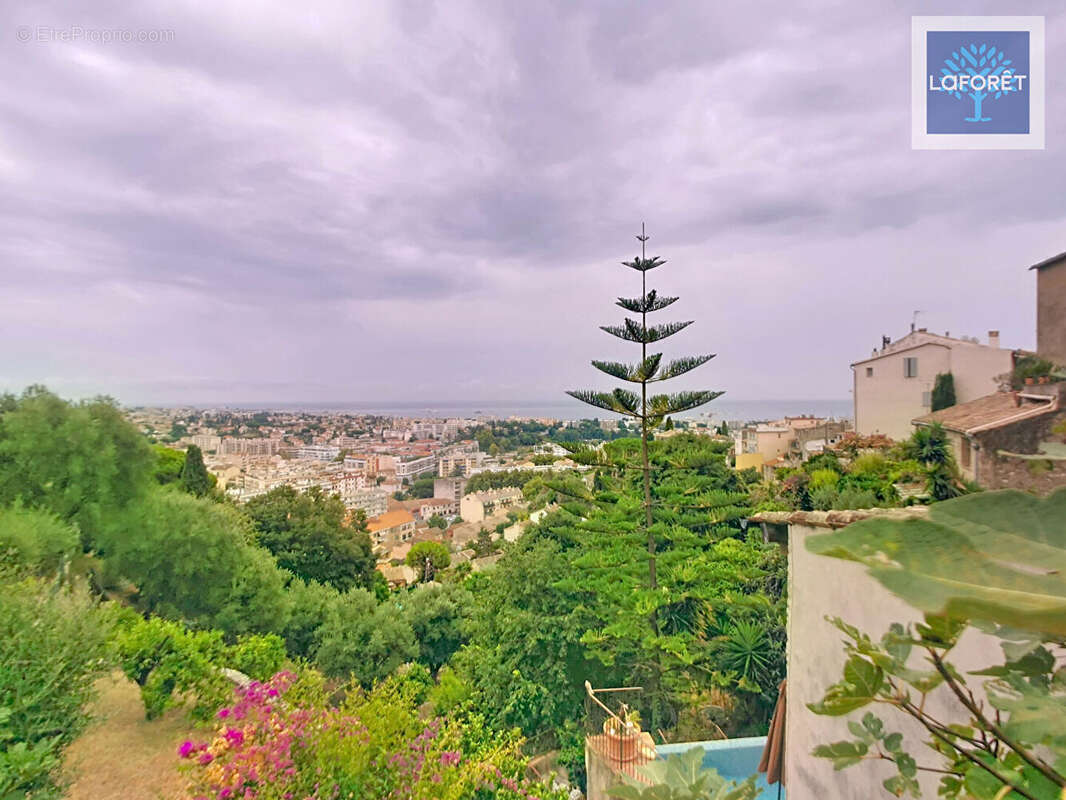 Maison à CAGNES-SUR-MER