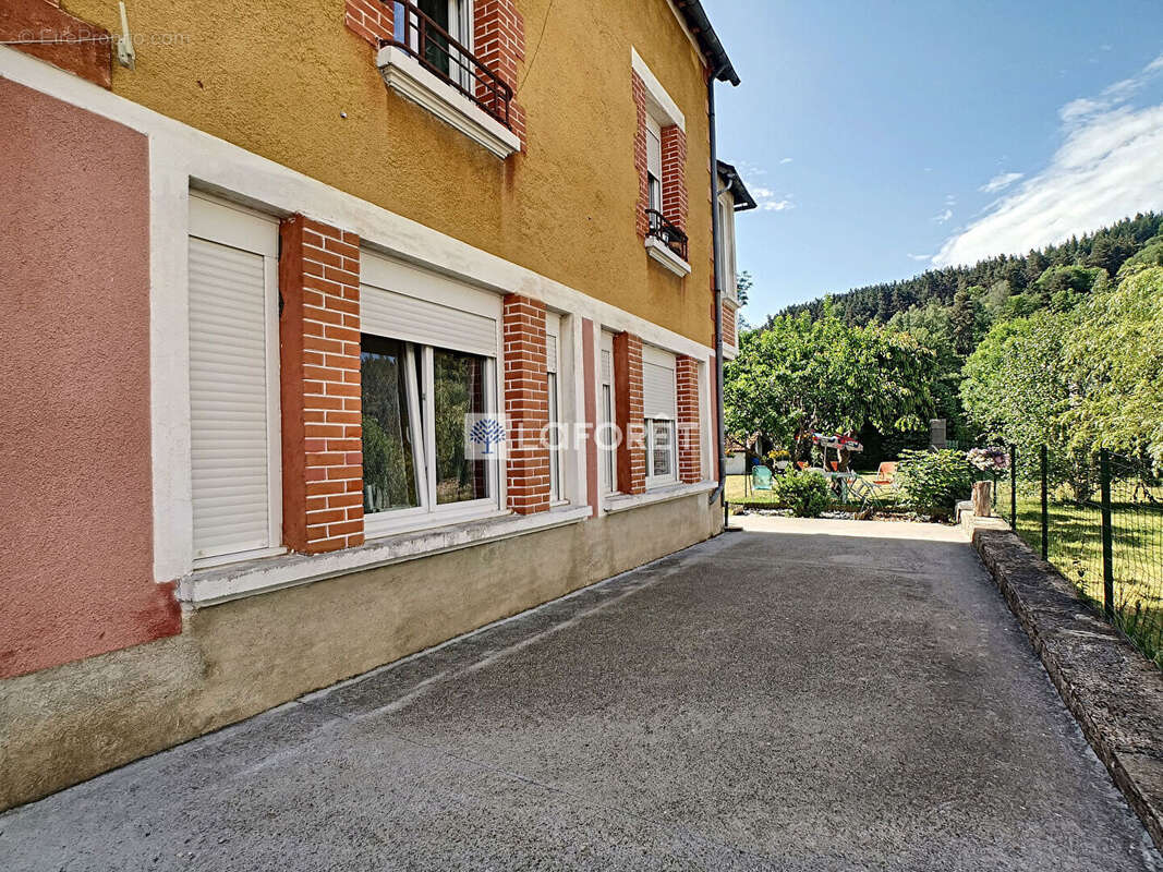 Maison à LE MALZIEU-VILLE