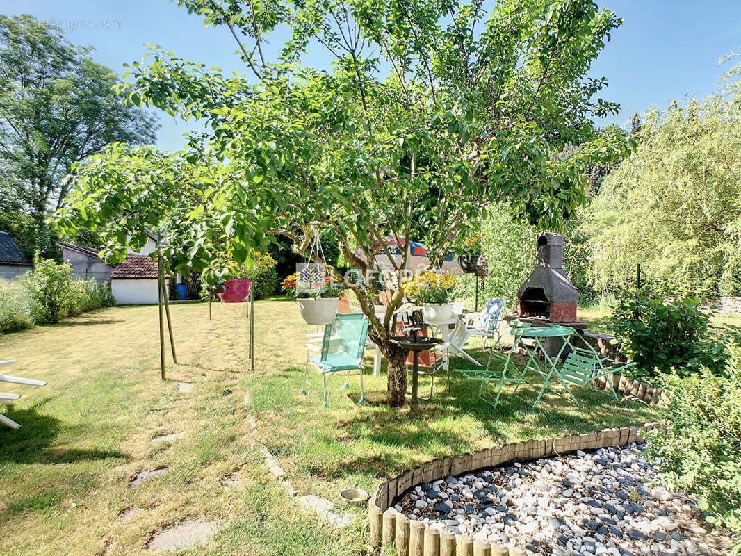 Maison à LE MALZIEU-VILLE