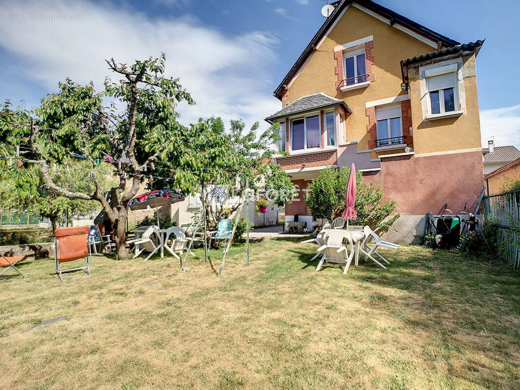 Maison à LE MALZIEU-VILLE