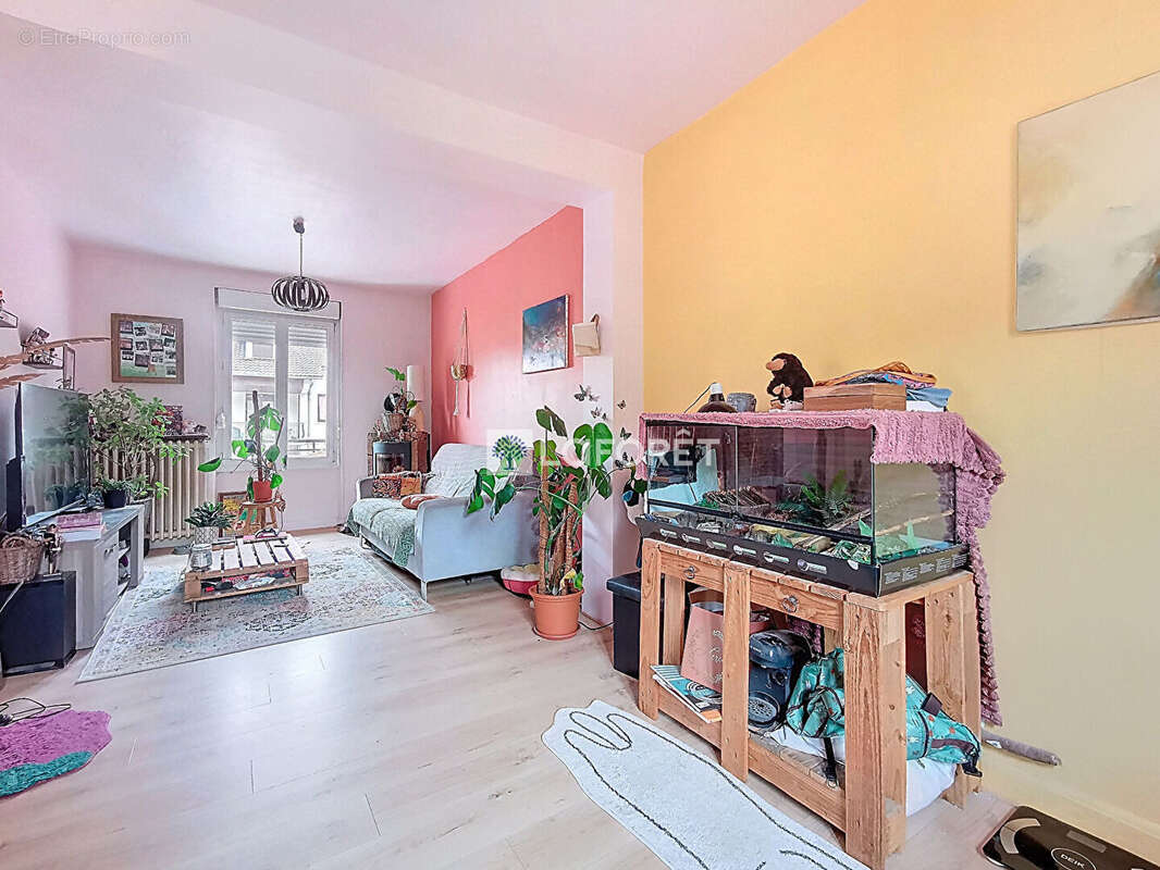 Maison à LE MALZIEU-VILLE