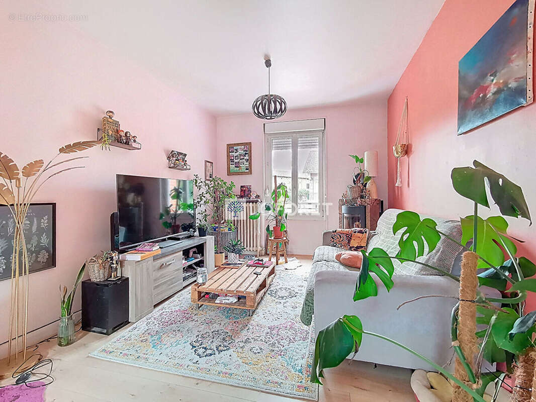 Maison à LE MALZIEU-VILLE