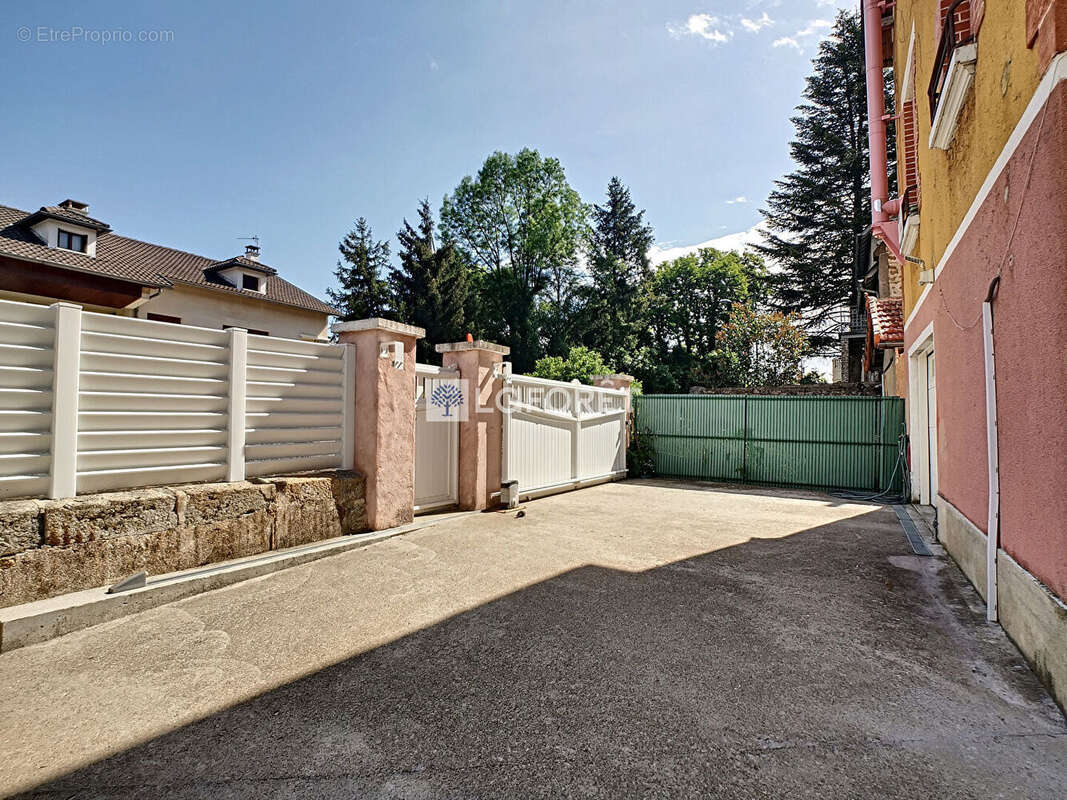 Maison à LE MALZIEU-VILLE