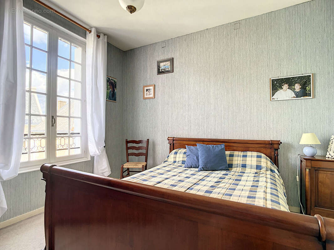 Maison à MONTREUIL-BELLAY