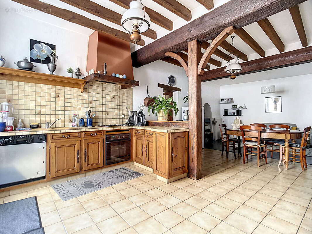 Maison à MONTREUIL-BELLAY