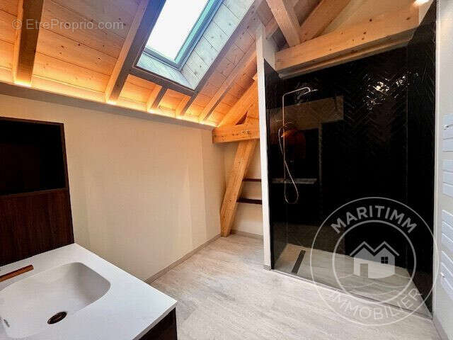 salle d&#039;eau - Appartement à LACANAU