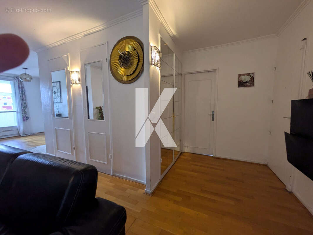 Entrée - Appartement à SAINT-GRATIEN