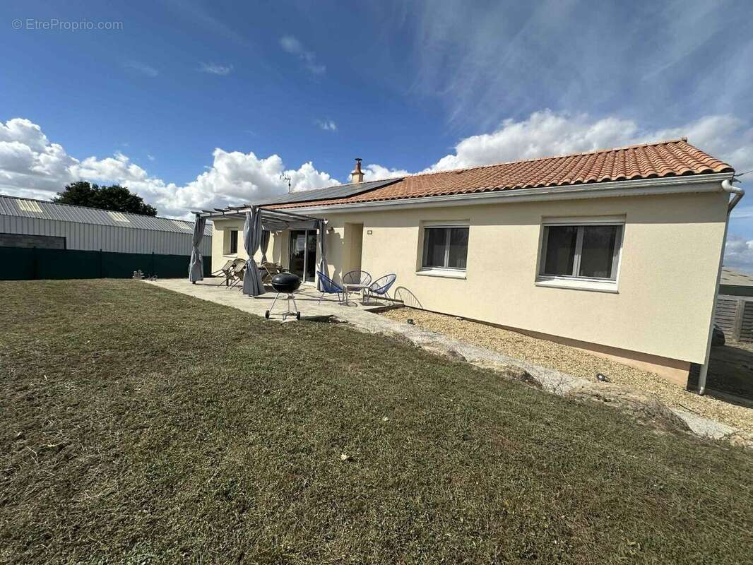 Maison à TREMENTINES