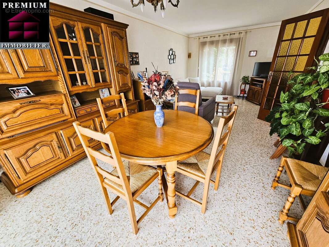 Maison à SAINT-ESTEVE