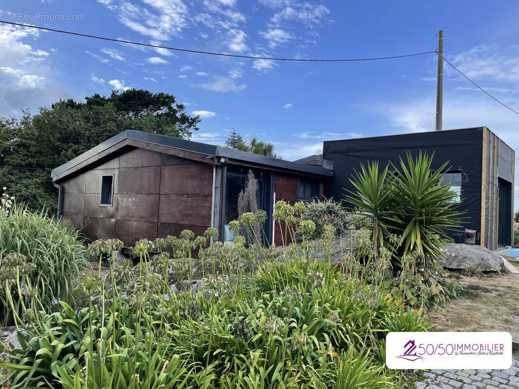 Maison à PLOUNEVEZ-LOCHRIST