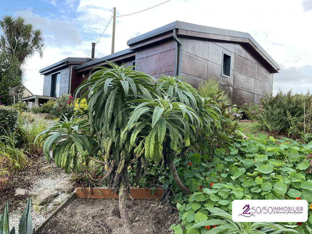 Maison à PLOUNEVEZ-LOCHRIST