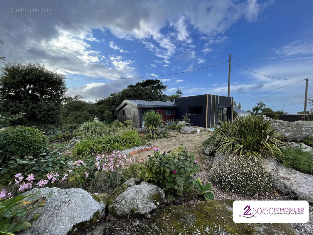 Maison à PLOUNEVEZ-LOCHRIST