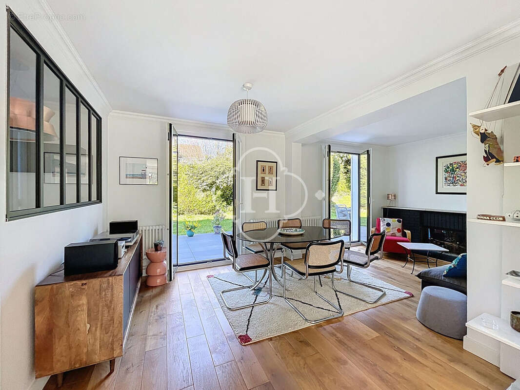 Maison à SAINT-NOM-LA-BRETECHE