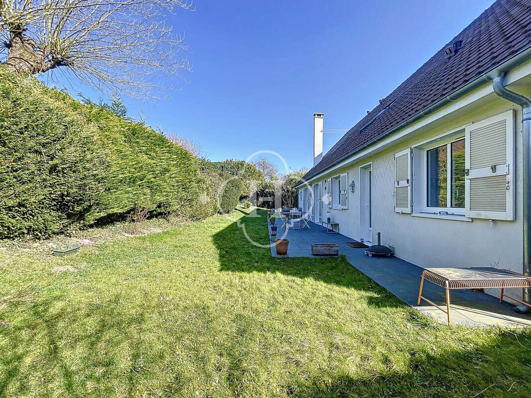 Maison à SAINT-NOM-LA-BRETECHE