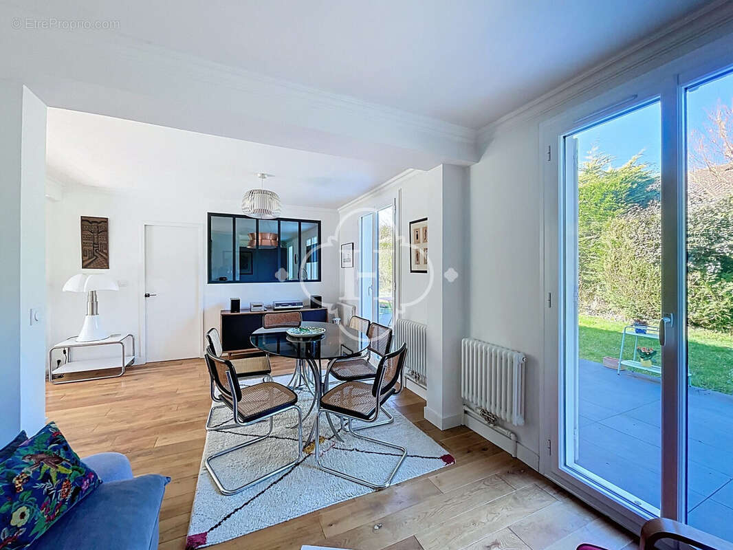 Maison à SAINT-NOM-LA-BRETECHE