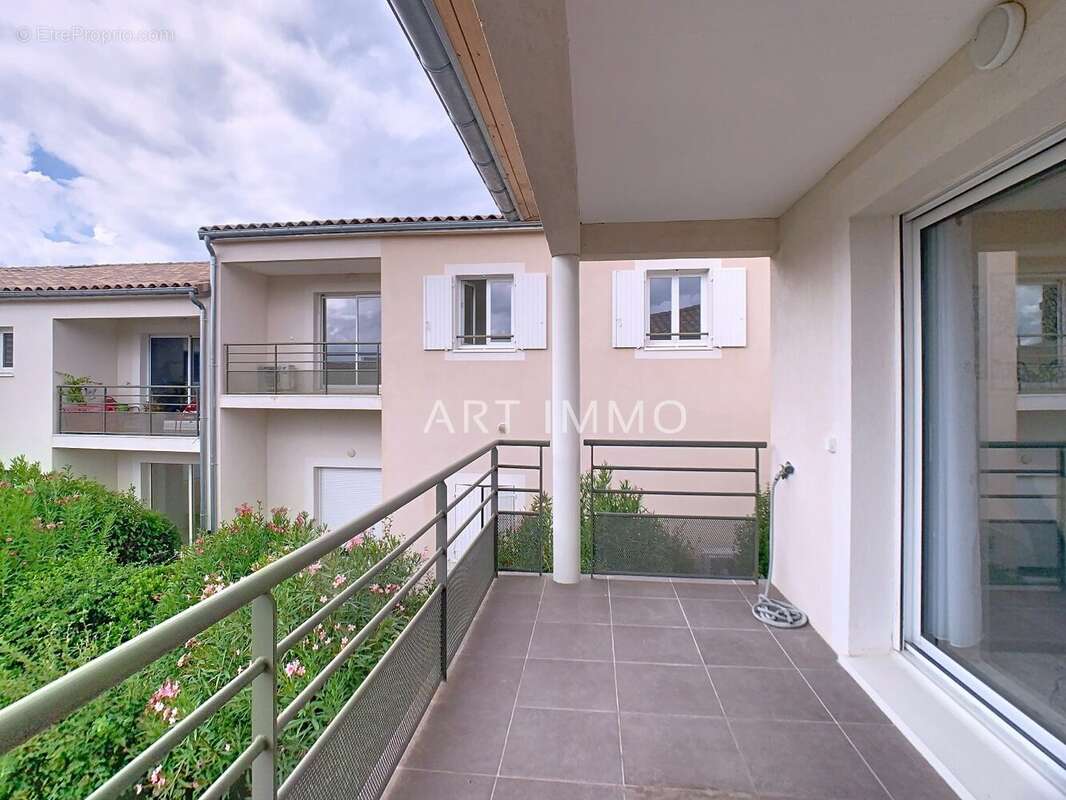 Appartement à LAGNES