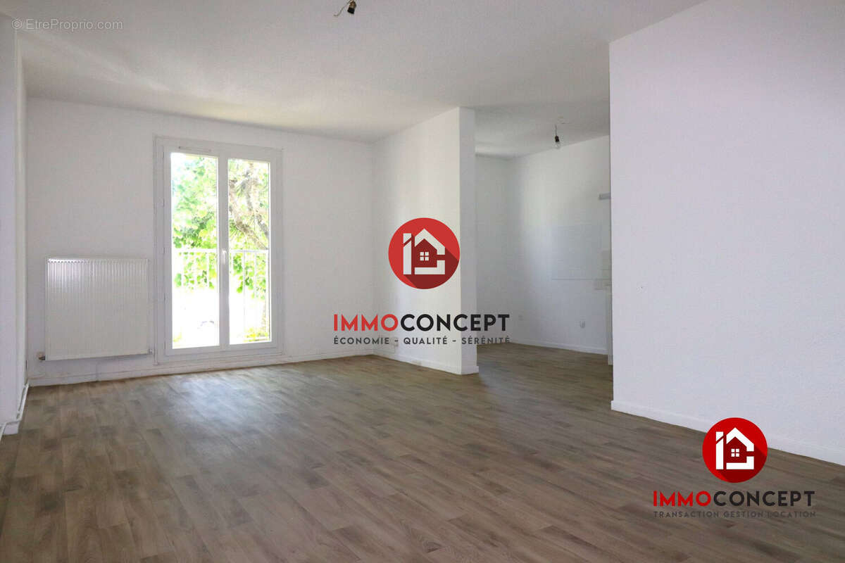 Séjour - Appartement à BAGNOLS-SUR-CEZE