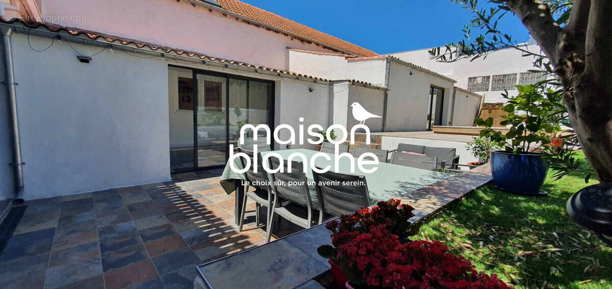 Terrasse accès cuisine et chambres - Appartement à LA ROCHELLE