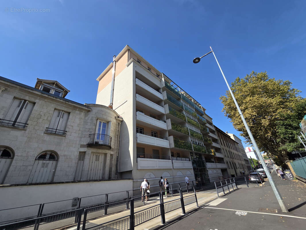 Appartement à SAINT-ETIENNE