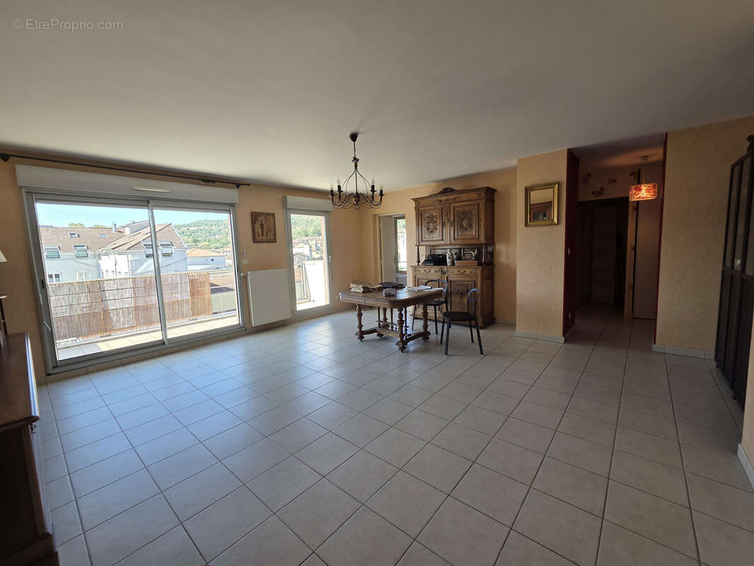 Appartement à SAINT-ETIENNE