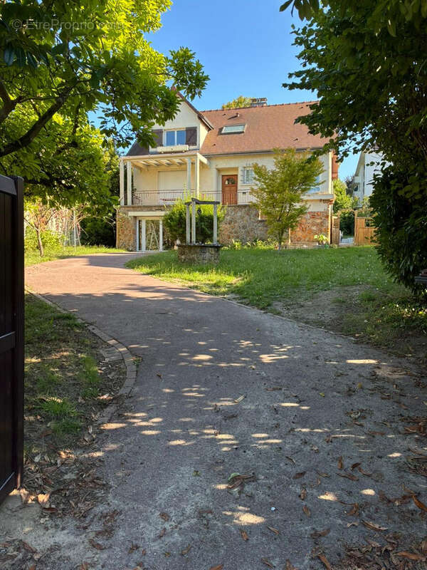 Maison à BURES-SUR-YVETTE