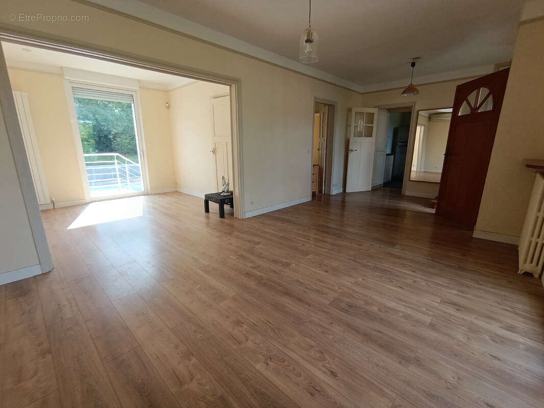 Maison à BURES-SUR-YVETTE