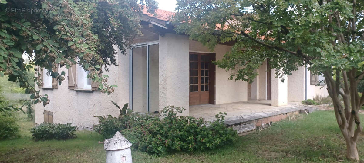 Maison à SAINT-NAZAIRE-DE-VALENTANE