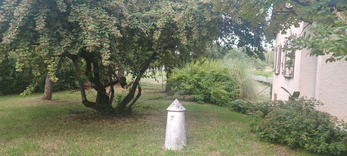 Maison à SAINT-NAZAIRE-DE-VALENTANE