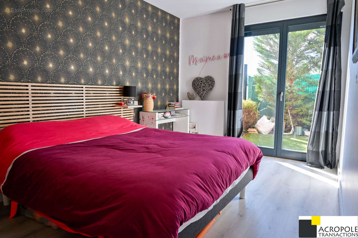 Maison à SAINT-GENIS-LES-OLLIERES