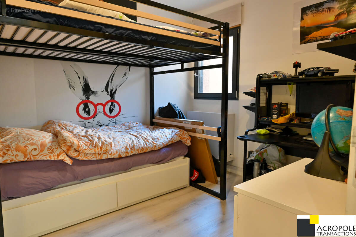 Maison à SAINT-GENIS-LES-OLLIERES