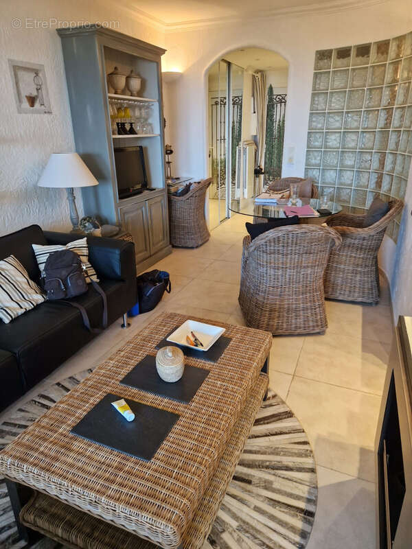 Appartement à VALLAURIS