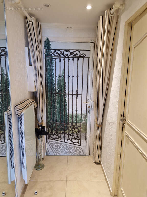 Appartement à VALLAURIS