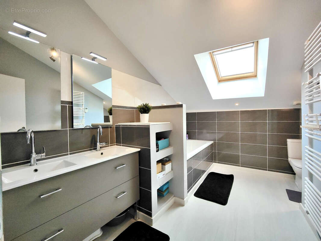 Maison à SOURCIEUX-LES-MINES