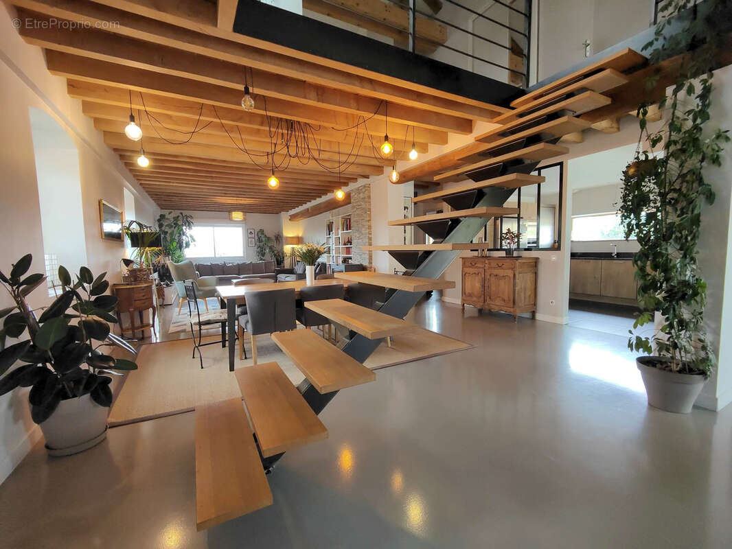 Maison à SOURCIEUX-LES-MINES