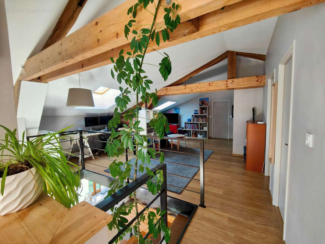 Maison à SOURCIEUX-LES-MINES