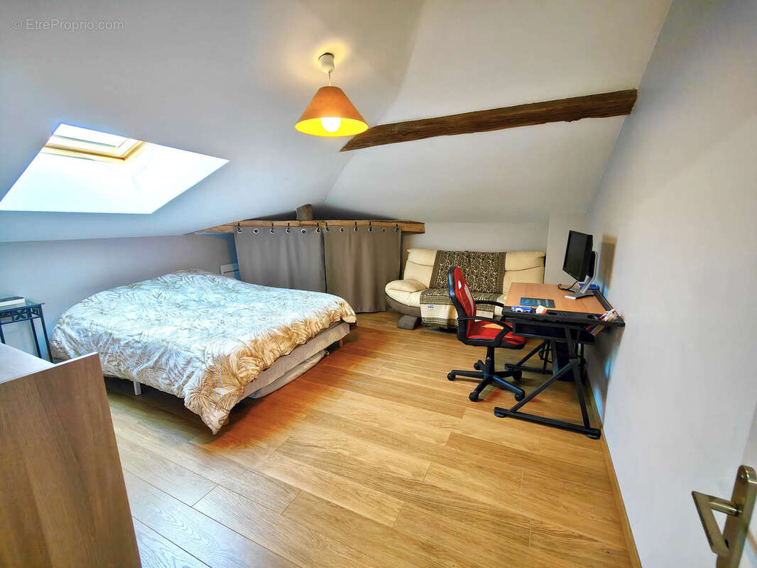 Maison à SOURCIEUX-LES-MINES