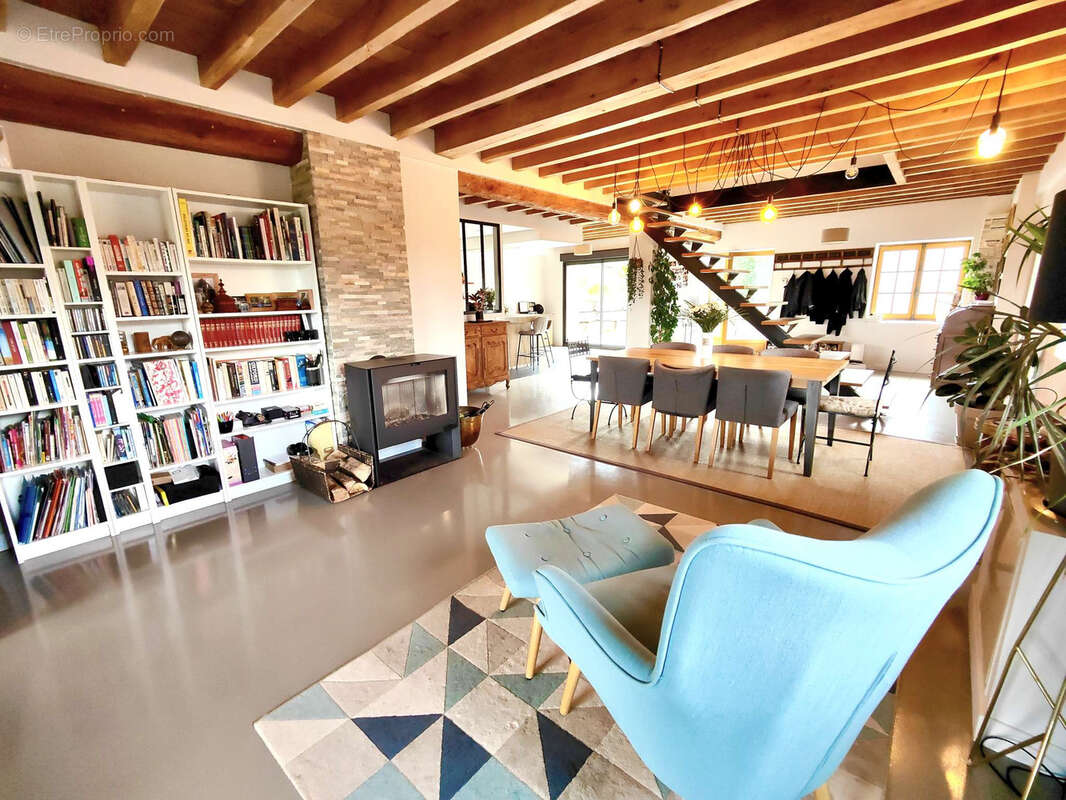 Maison à SOURCIEUX-LES-MINES