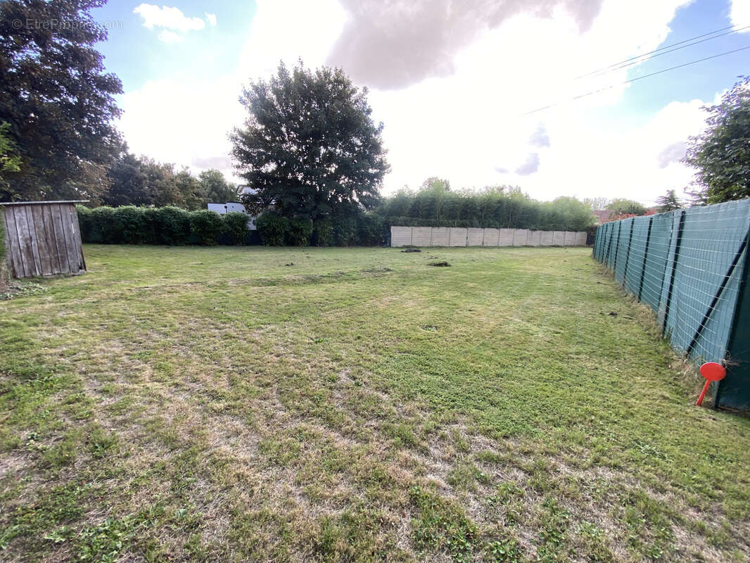 Terrain à LE FRESNE-CAMILLY
