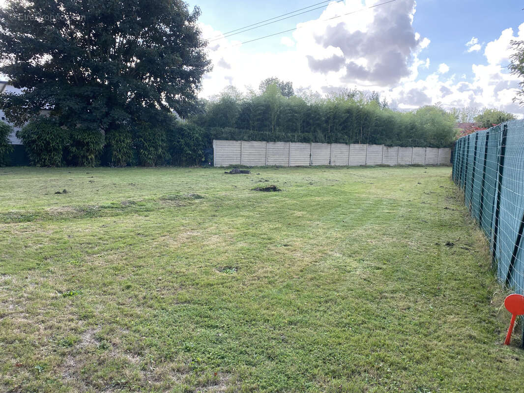 Terrain à LE FRESNE-CAMILLY