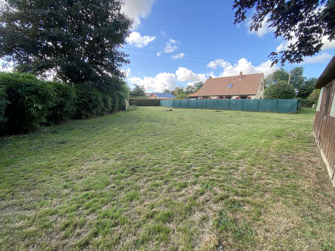 Terrain à LE FRESNE-CAMILLY