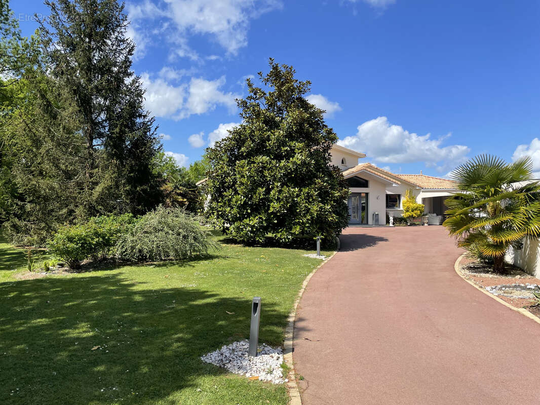 Maison à SAINT-PHILBERT-DE-GRAND-LIEU