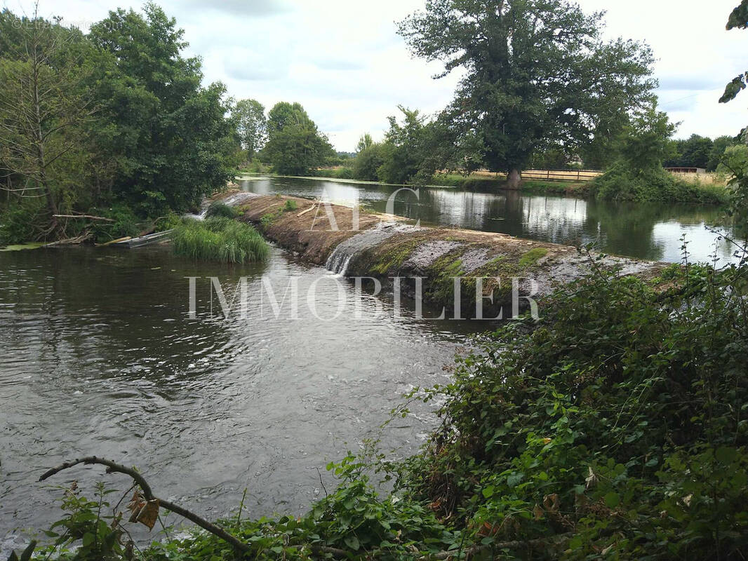Terrain à SAINT-AUBIN-DE-LOCQUENAY