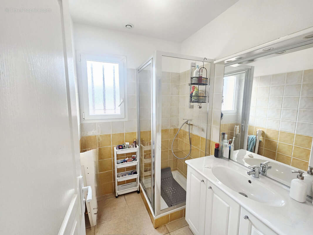 Appartement à BORMES-LES-MIMOSAS